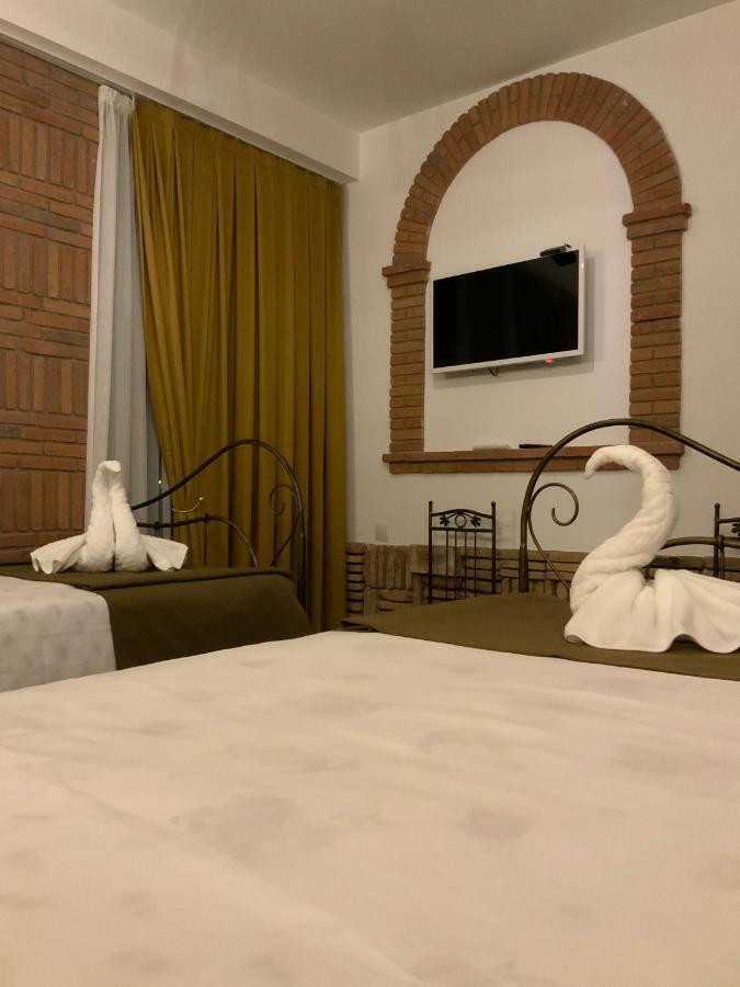 Janashia Boutique Hotels Tbilisi Buitenkant foto