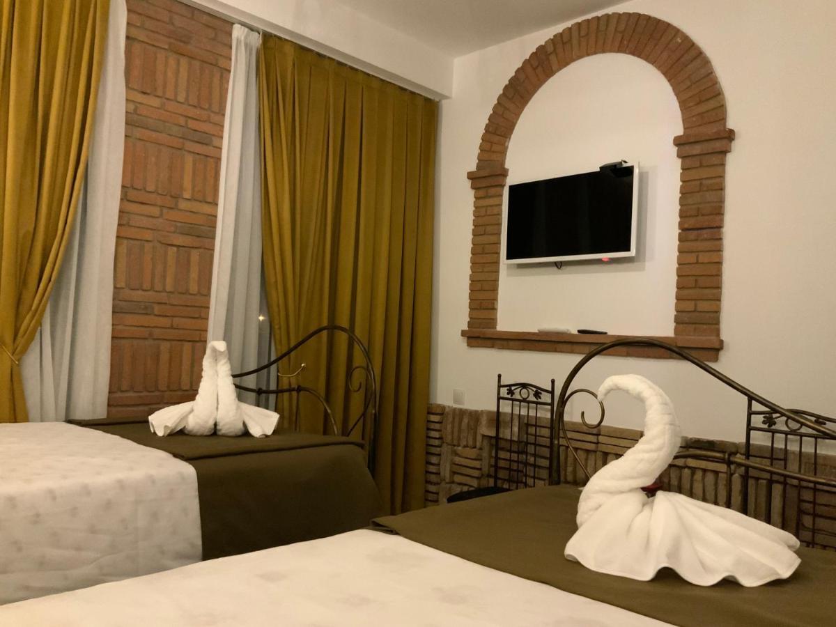 Janashia Boutique Hotels Tbilisi Buitenkant foto